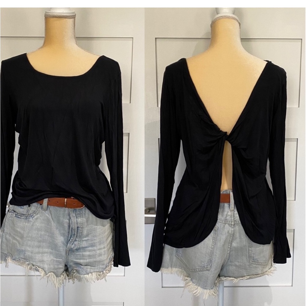 Montiel Luxe Twist Back Top long sleeve black